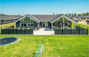 8 Bedroom Cozy Home In Nørre Nebel